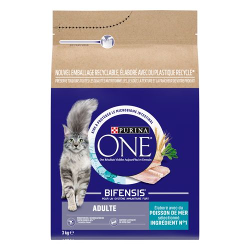 PURINA ONE Croquettes au poisson et aux céréales complètes pour chat adulte 3 kg